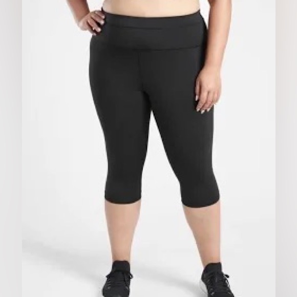 Athleta Pants & Jumpsuits Athleta Black Accelerate Crop Size 3x